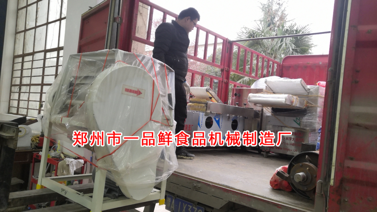 甘肅慶陽客戶訂購的多功能手撕面成型機發貨了(圖2) 甘肅慶陽客戶訂購的多功能手撕面成型機發貨了(圖2)