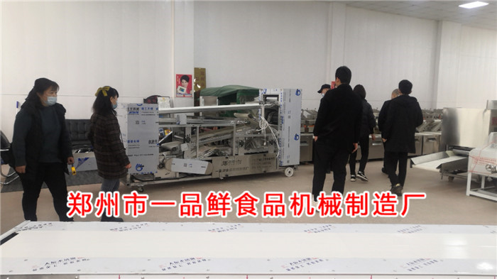 郟縣老客戶對一品鮮第六代自循環揉壓機非常滿意(圖4) 郟縣老客戶對一品鮮第六代自循環揉壓機非常滿意(圖4)