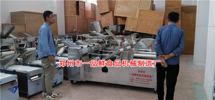 山西面館老板考察燴面機 山西面館老板考察燴面機