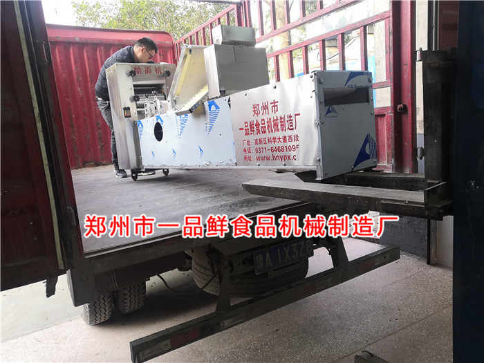 客戶設備裝車完畢即將發往目的地