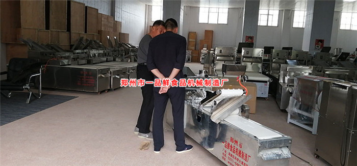 客戶訂購燴面機開始調試 客戶訂購燴面機開始調試