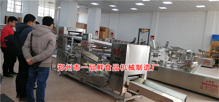 客服演示揉壓機(jī)操作流程 客服演示揉壓機(jī)操作流程