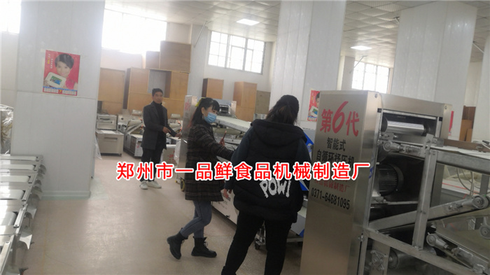 客戶考察第6代自循環揉壓機 客戶考察第6代自循環揉壓機