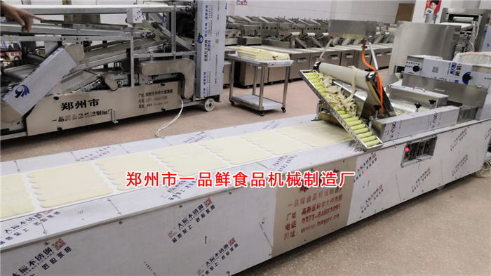 多功能成型機調試中 多功能成型機調試中